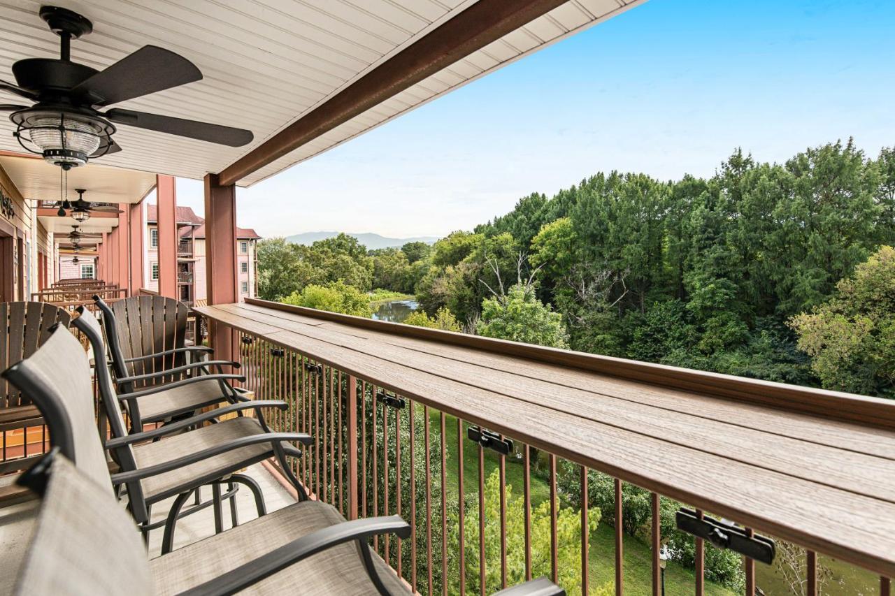 Bandit's Riverfront Retreat Holiday home Pigeon Forge