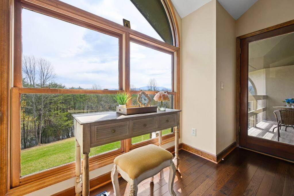Crestview Estate 5 Acres-heated Pool-5min To Strip Villa Pigeon Forge