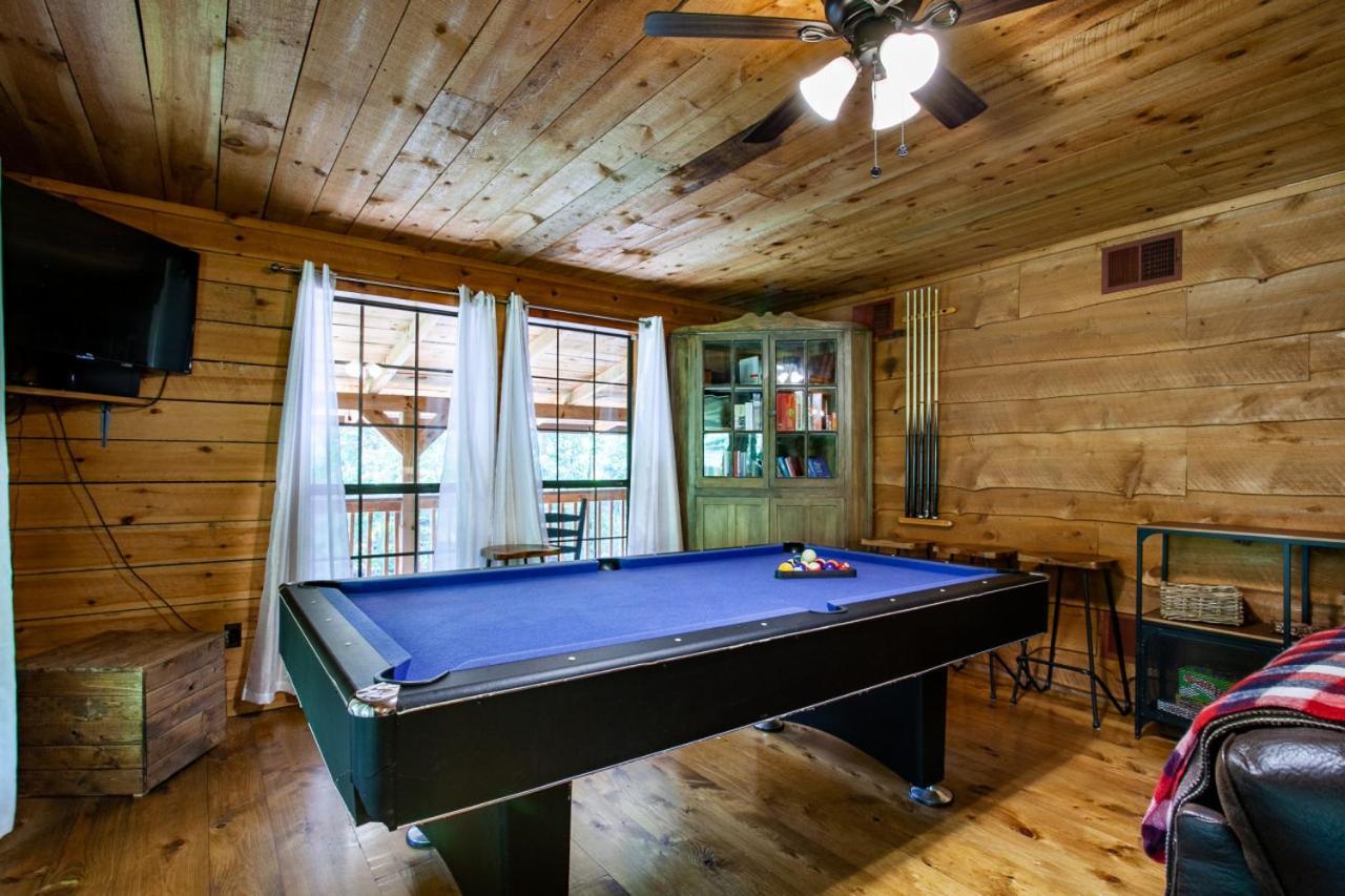 Forest Hot Tub Fire Pit Pool Table Holiday home *