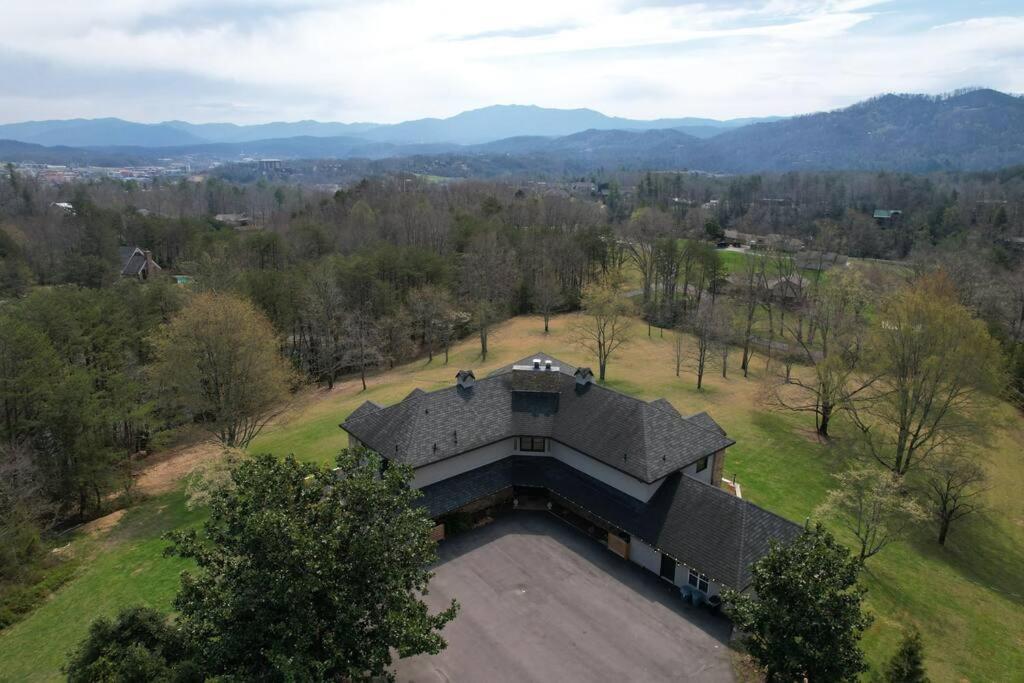 Crestview Estate 5 Acres-heated Pool-5min To Strip Villa Pigeon Forge