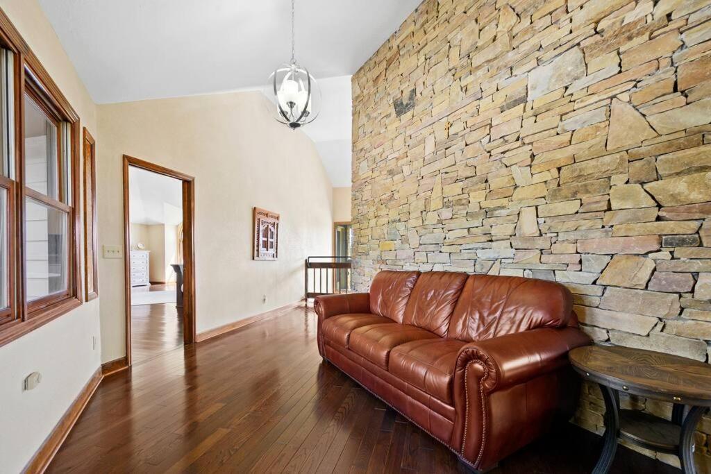Crestview Estate 5 Acres-heated Pool-5min To Strip * Pigeon Forge