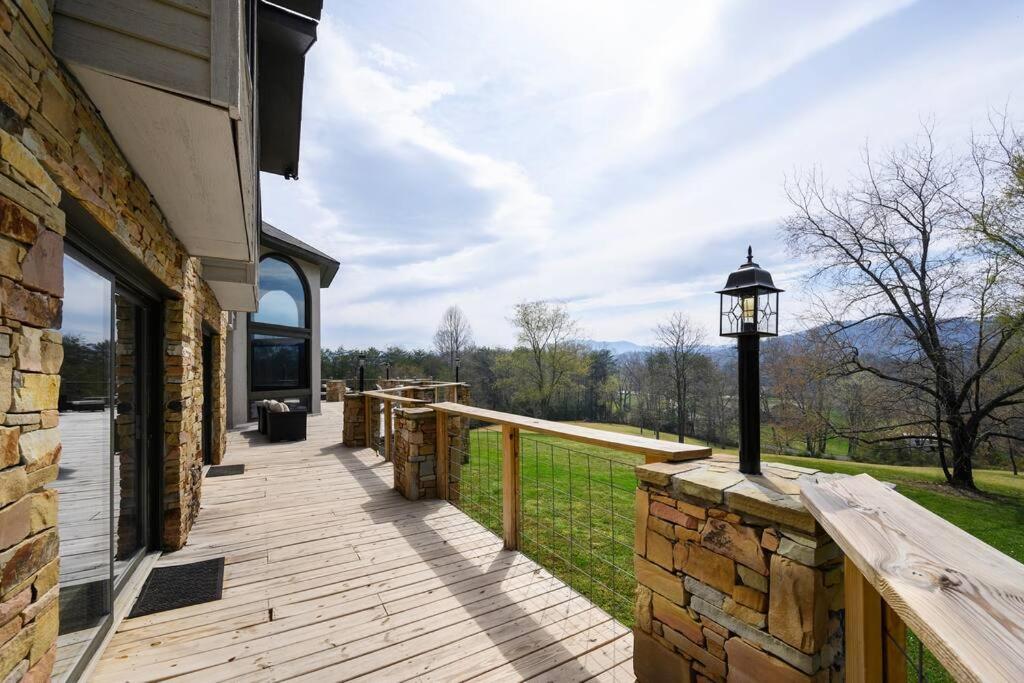 Crestview Estate 5 Acres-heated Pool-5min To Strip Villa