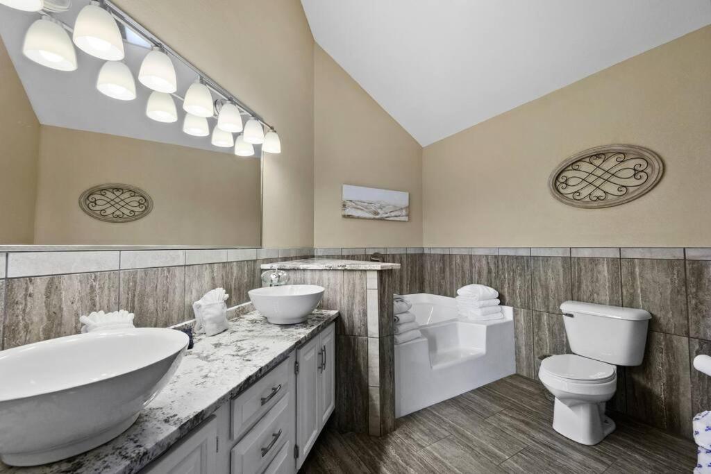 Villa Crestview Estate 5 Acres-heated Pool-5min To Strip