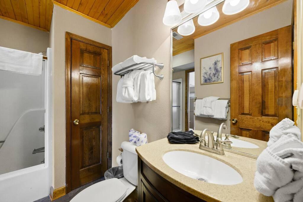Crestview Estate 5 Acres-heated Pool-5min To Strip *