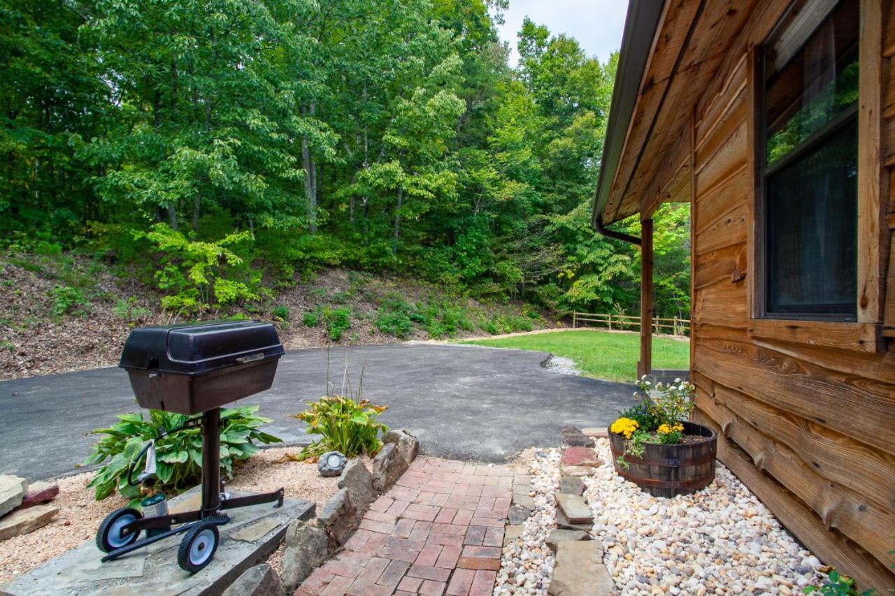 Forest Hot Tub Fire Pit Pool Table Pigeon Forge