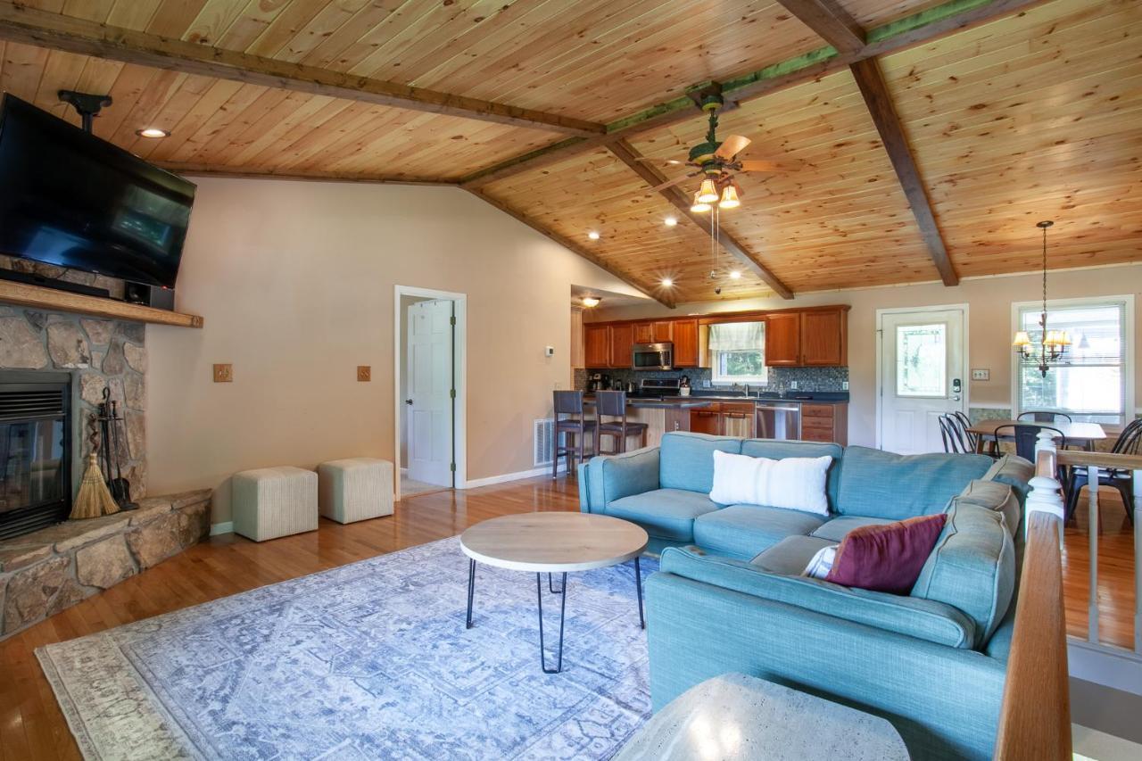 Holiday home Ole Smoky - Game Room, Hot Tub, Mtn Views! Pigeon Forge