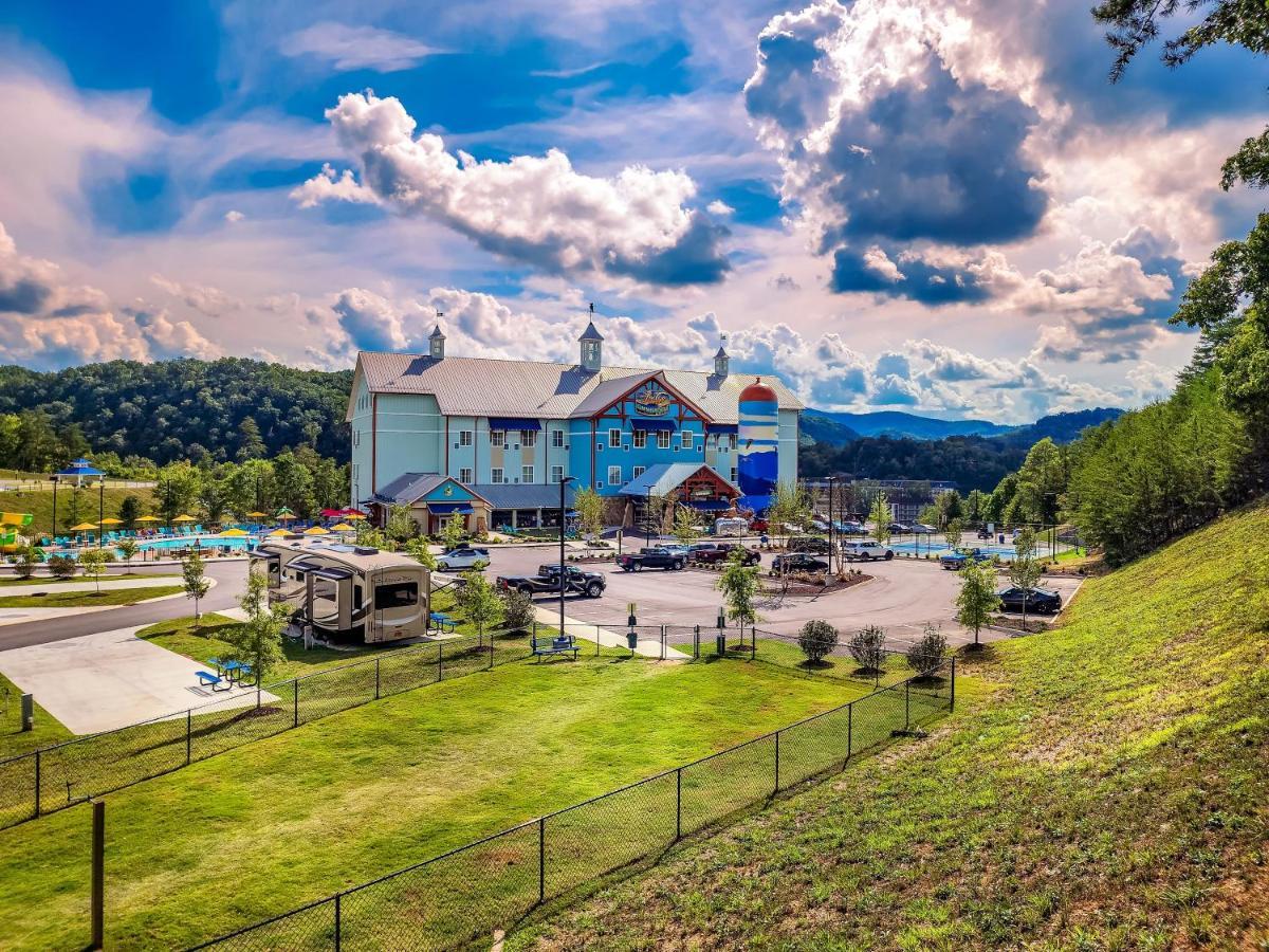 The At Camp Margaritaville Hotel 2*