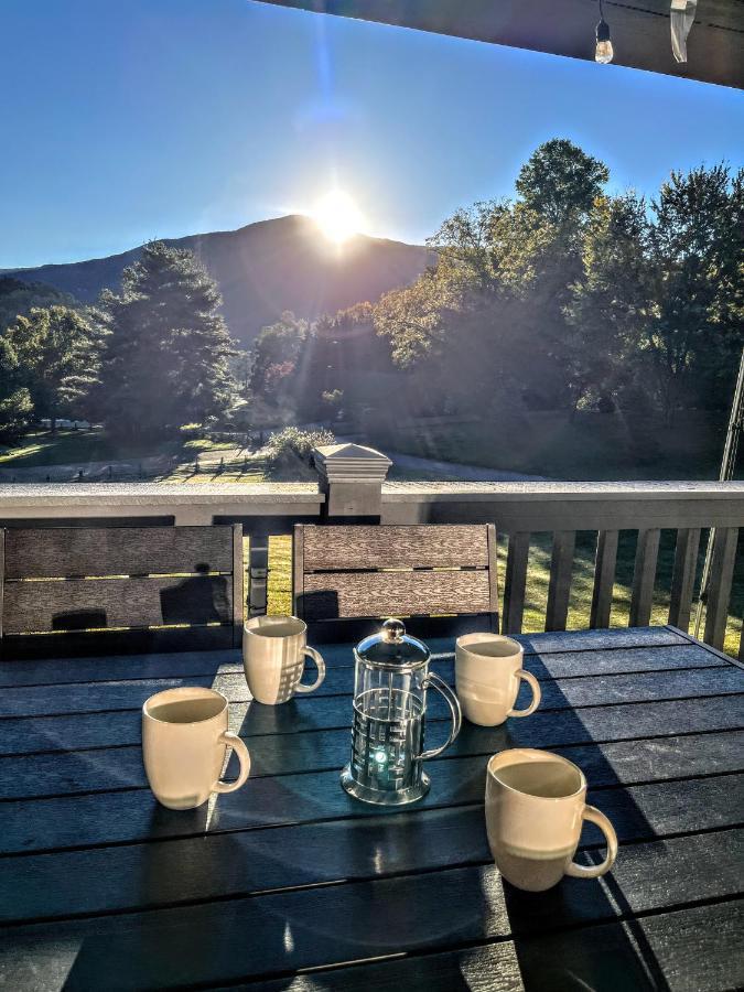 Holiday home Ole Smoky - Game Room, Hot Tub, Mtn Views!