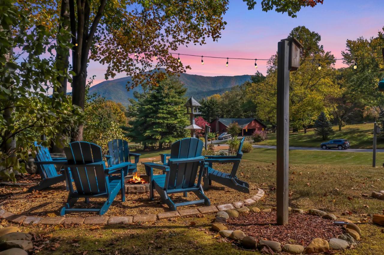 Ole Smoky - Game Room, Hot Tub, Mtn Views! Holiday home