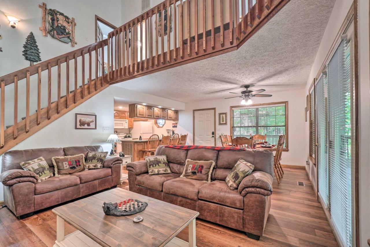 Picturesque With Mountain Views Holiday home Pigeon Forge