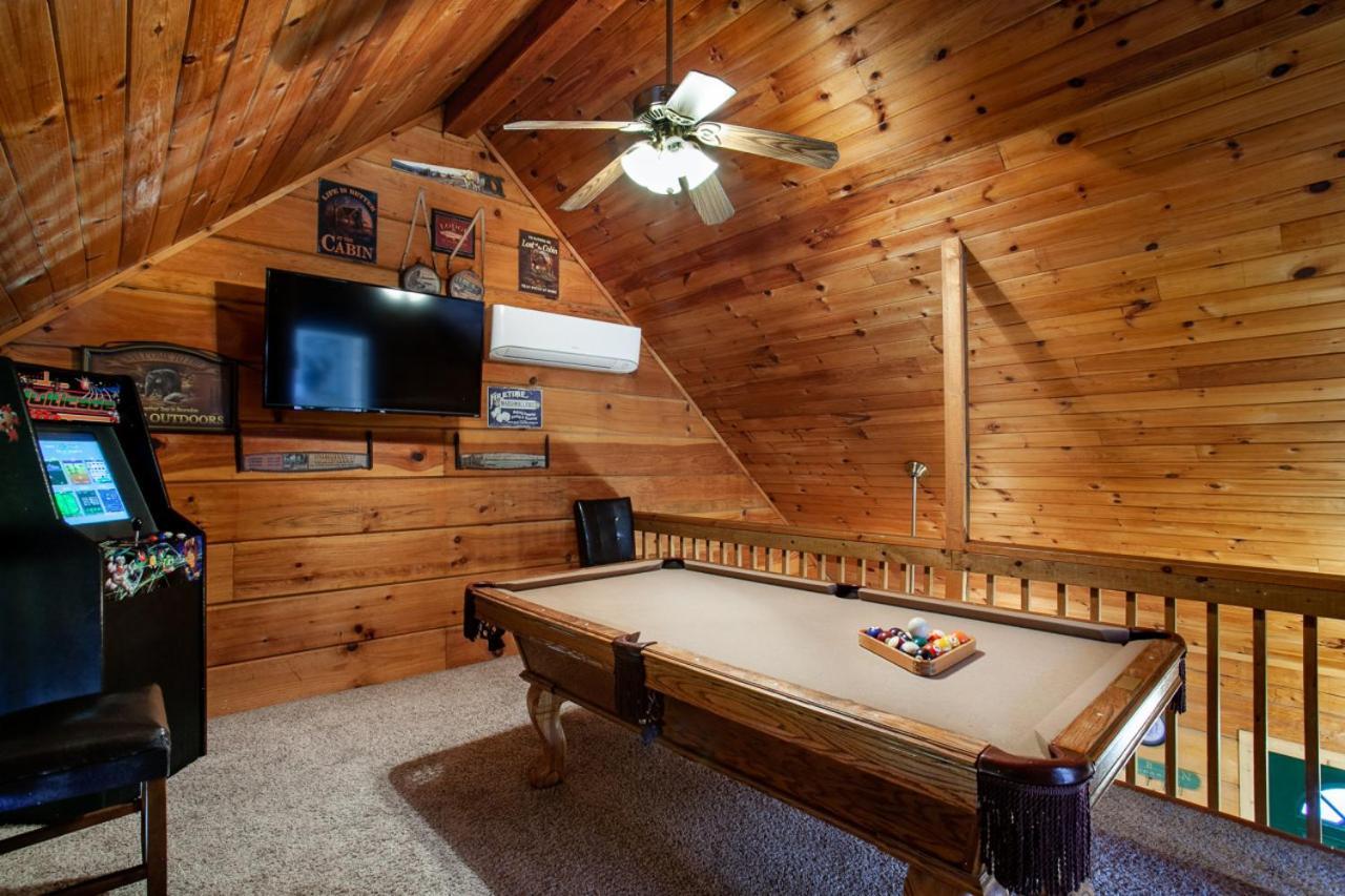 Holiday home Smoky Mountain Sunset Hot Tub Grill And Game