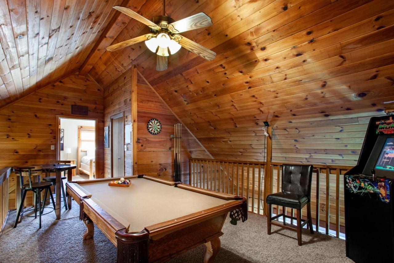 Holiday home Smoky Mountain Sunset Hot Tub Grill And Game