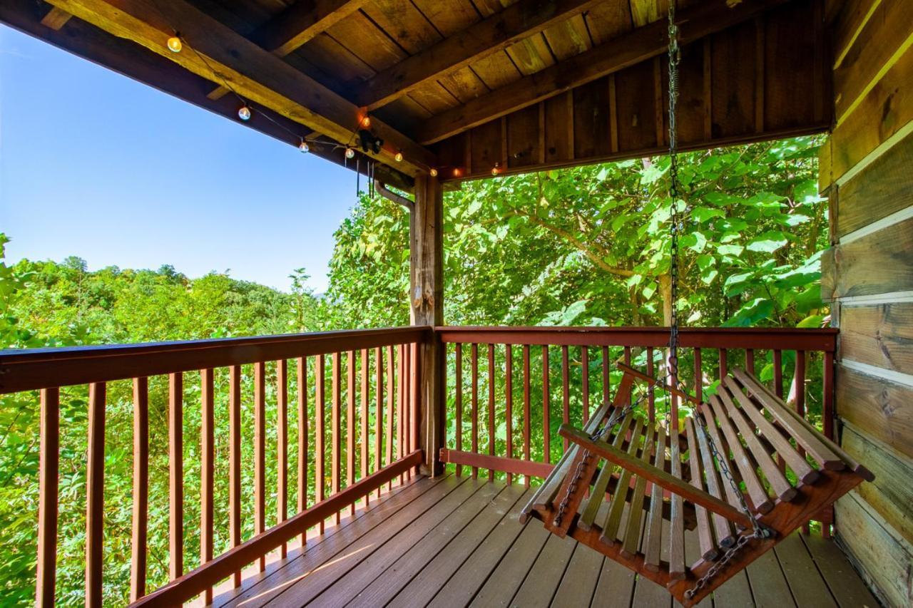 Holiday home Smoky Mountain Sunset Hot Tub Grill And Game