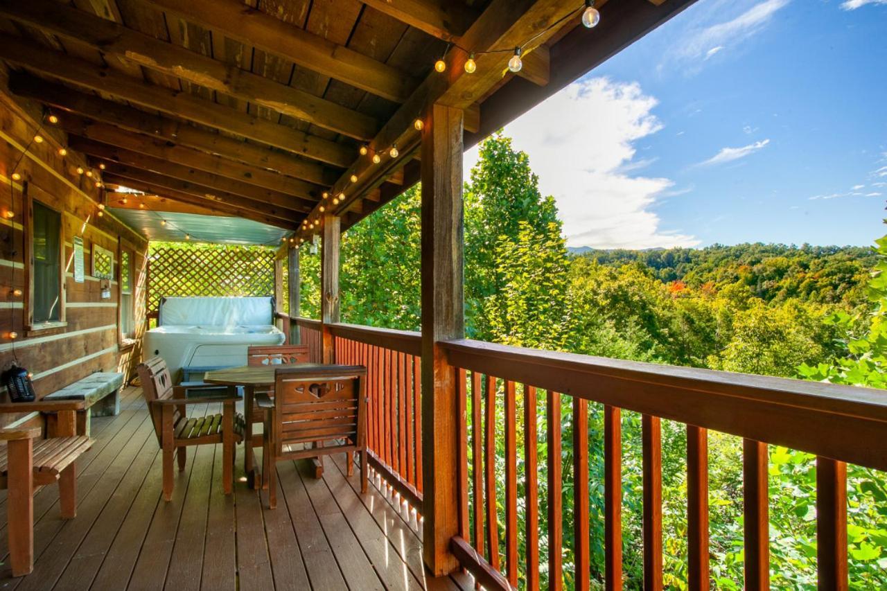 Smoky Mountain Sunset Hot Tub Grill And Game * Pigeon Forge