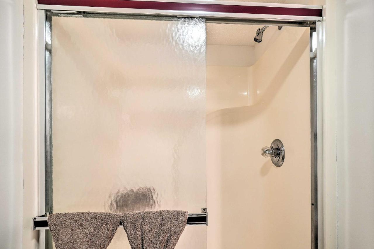 Picturesque With Mountain Views Holiday home Pigeon Forge