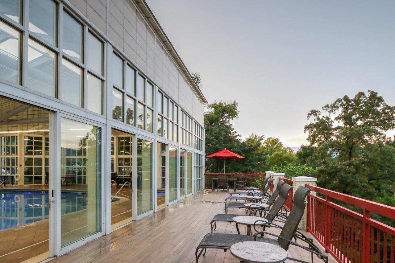 Riverstone & Hotel Pigeon Forge