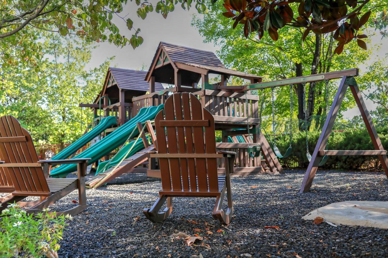 Hotel Riverstone & Pigeon Forge