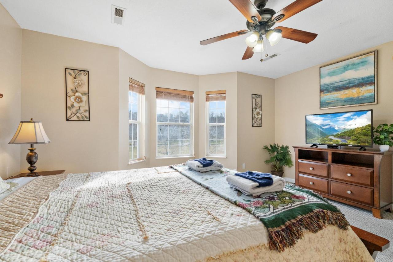 Holiday home Rest Assured, Wifi, 1089 Free Tickets Each Paid Day, Dollywood And Pigeon Forge