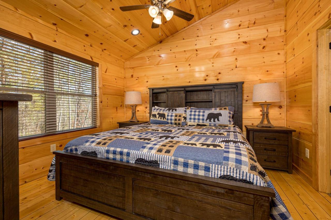 Mountain Haven: Dual Hot Tubs & Entertainment Hub Apartment Pigeon Forge