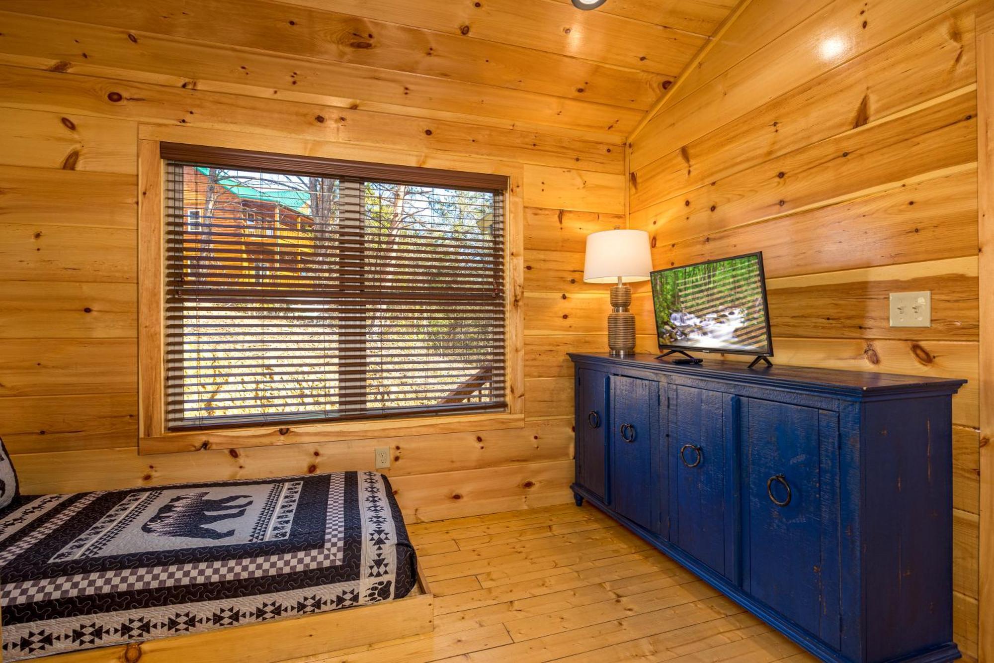 Mountain Haven: Dual Hot Tubs & Entertainment Hub Apartment Pigeon Forge