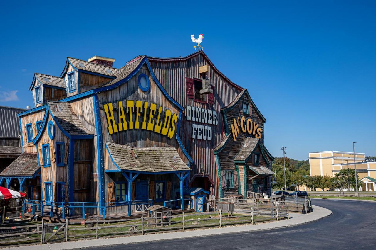 Mountain Haven: Dual Hot Tubs & Entertainment Hub Apartment Pigeon Forge