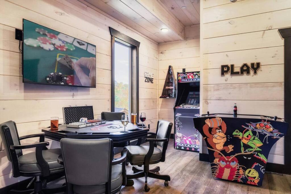 Holiday home New Discount, Private Pool, Fire Pit, Theater, Hot Tub