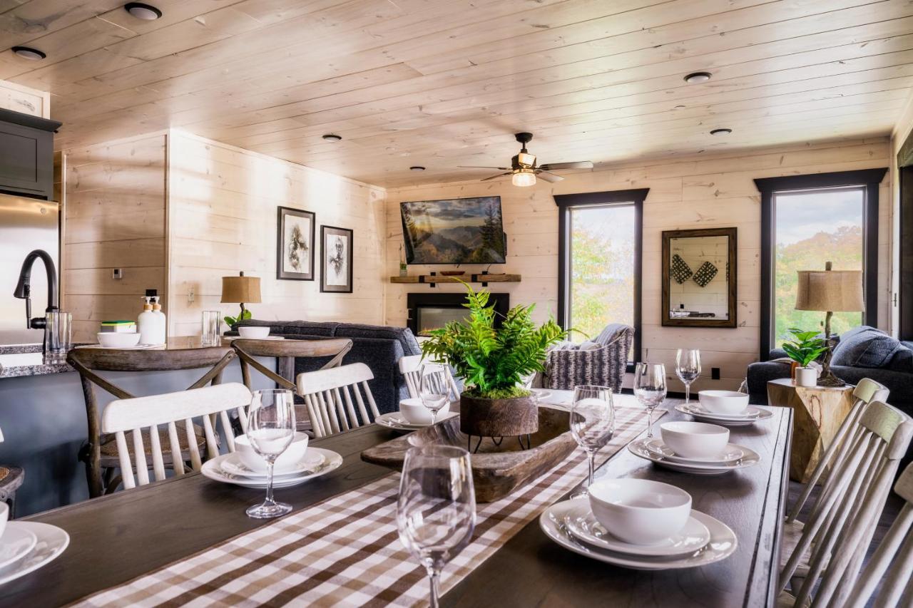 New Discount, Private Pool, Fire Pit, Theater, Hot Tub Holiday home Pigeon Forge