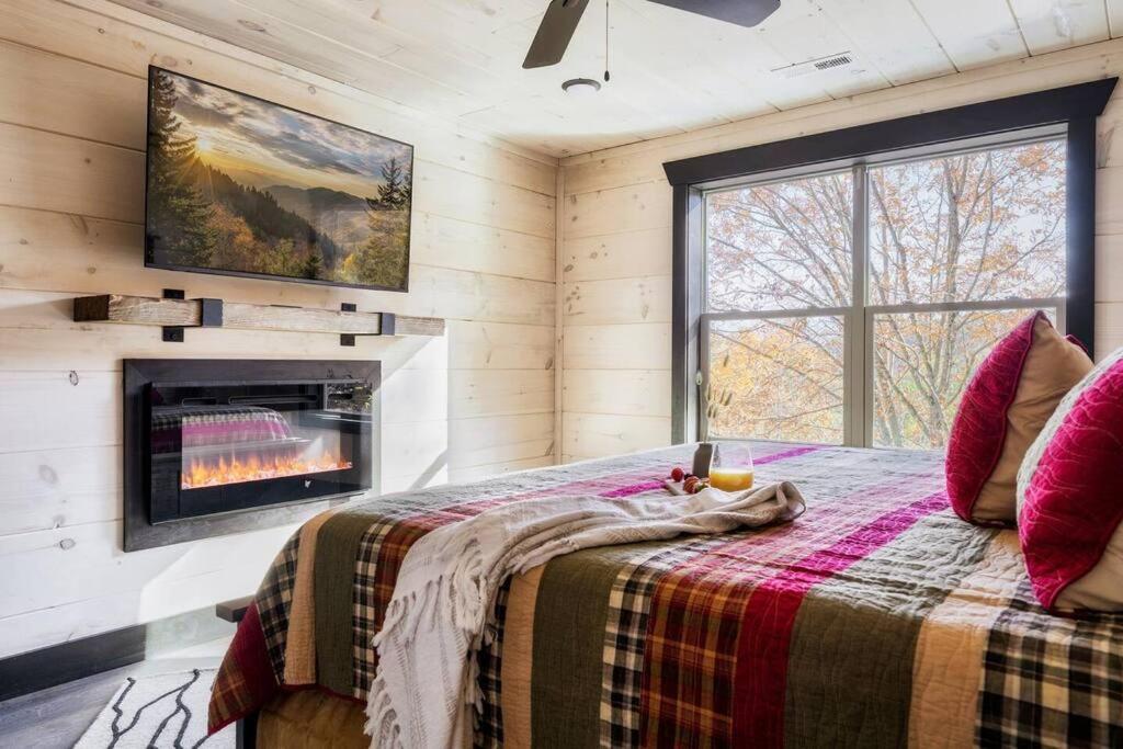 New Discount, Private Pool, Fire Pit, Theater, Hot Tub Holiday home Pigeon Forge