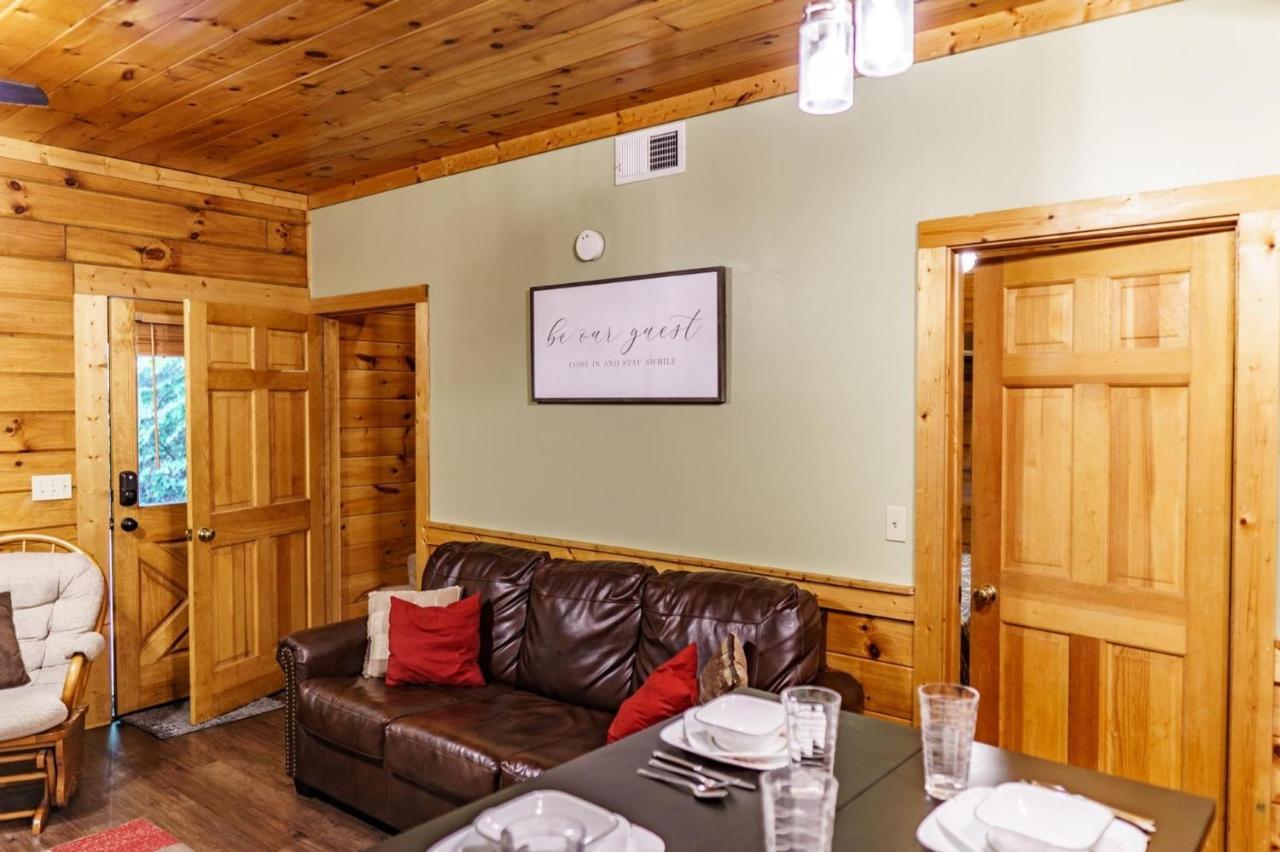 Er97 - Squirrel's Retreat - Close To The Action In Pigeon Forge! *