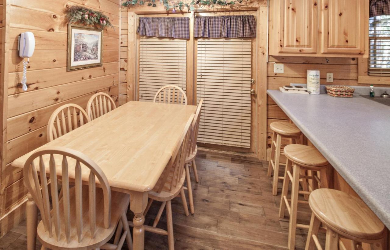 Er308- The Cozy Bear- Great Location- Close To Town Holiday home *