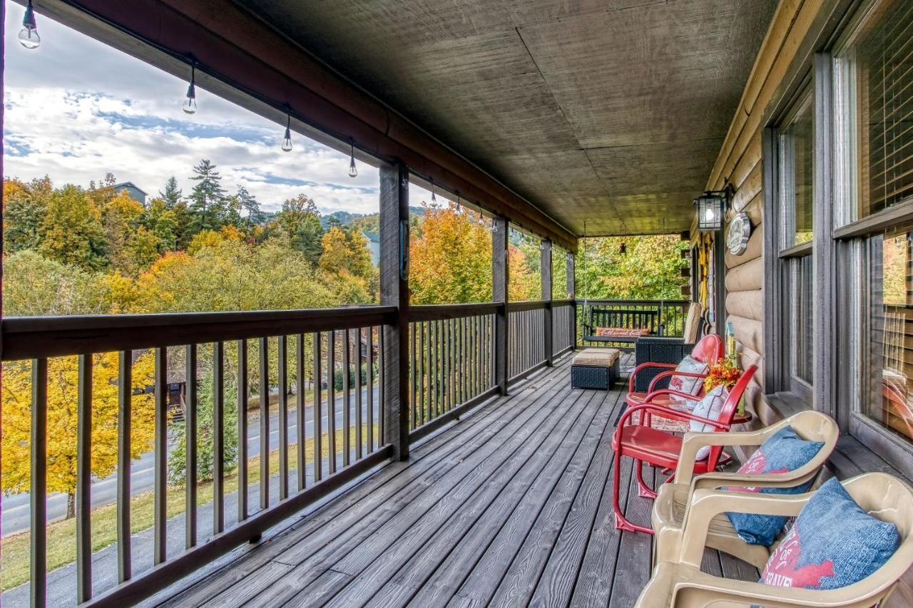 Holiday home Er26 - Sasquatch - Great Location! Close To Town Pool! *