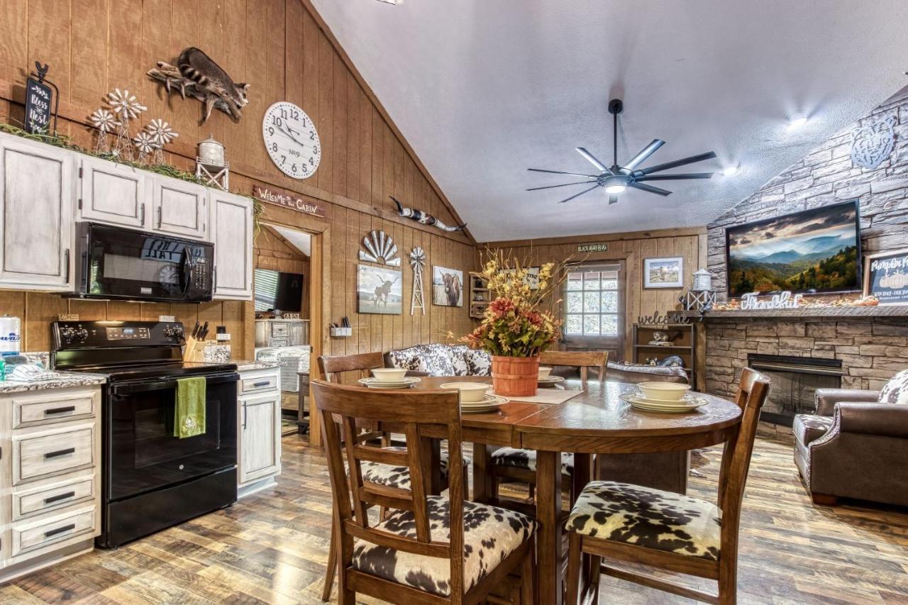 Holiday home Er26 - Sasquatch - Great Location! Close To Town Pool! Pigeon Forge