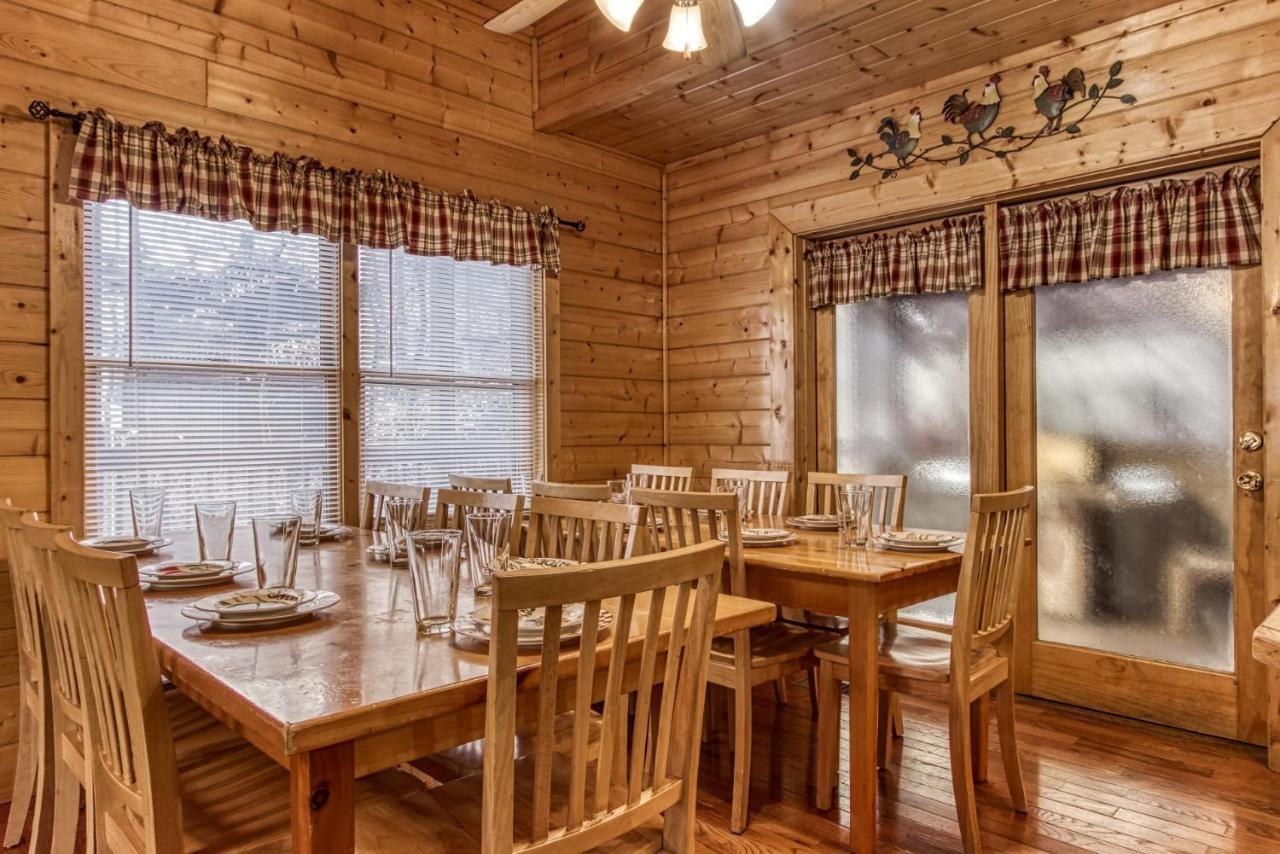 Er305- Bear Right Inn- Great Location- Close To Town
