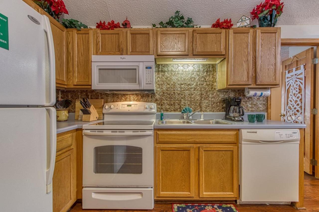 Er46 - Cherith Brook - Great Location, Just Across From Swimming Pool!