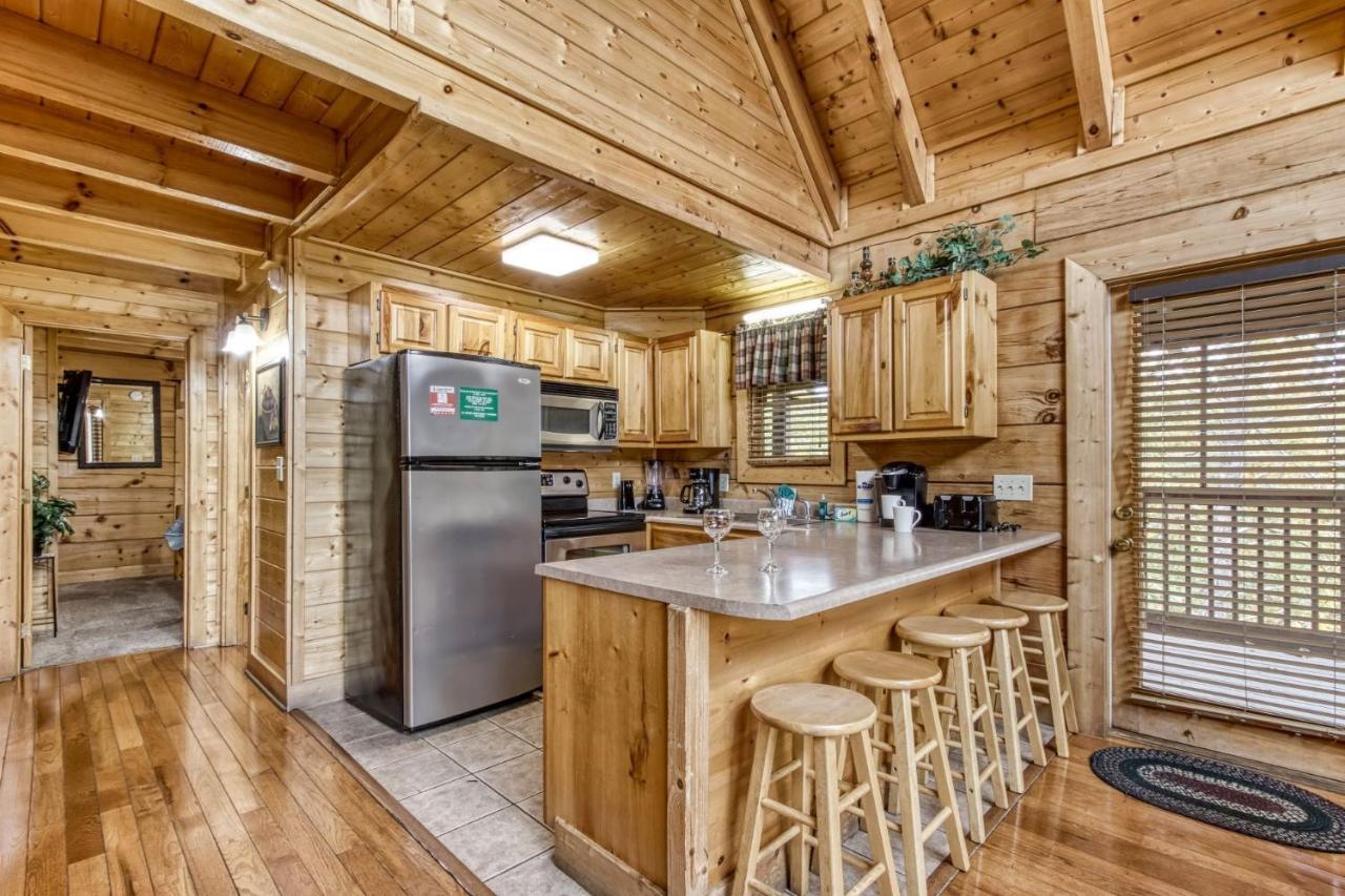 Ern819 - Mountain Majesty - Great Location! Close To The Action! *
