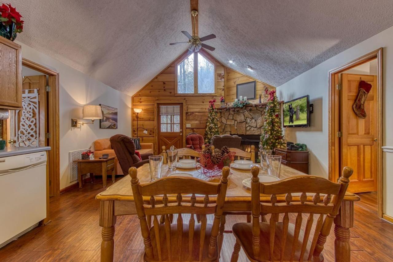 Er46 - Cherith Brook - Great Location, Just Across From Swimming Pool!