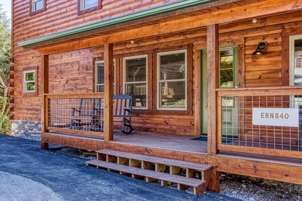 Holiday home Ern840 - Splashin' - Brand New With Indoor Pool! Great Location!