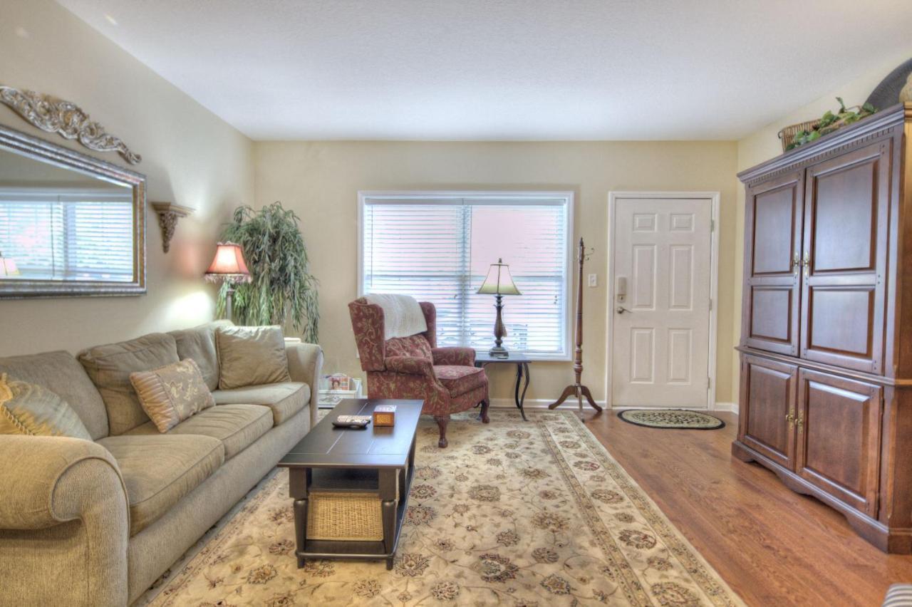 Apartment Colonial Crest 107 - Great Location! - Walk To Town!
