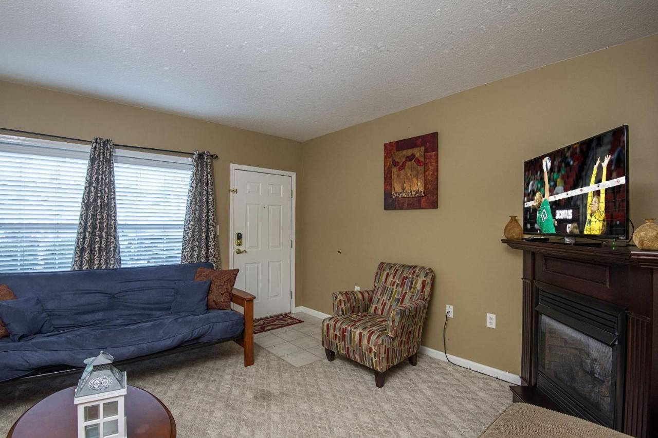 Apartment Colonial Crest 112 - Great Location! - Walk To Town!