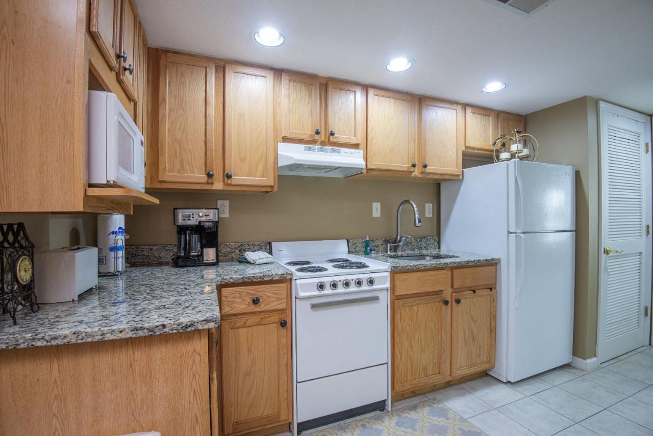 Colonial Crest 112 - Great Location! - Walk To Town! Apartment Pigeon Forge