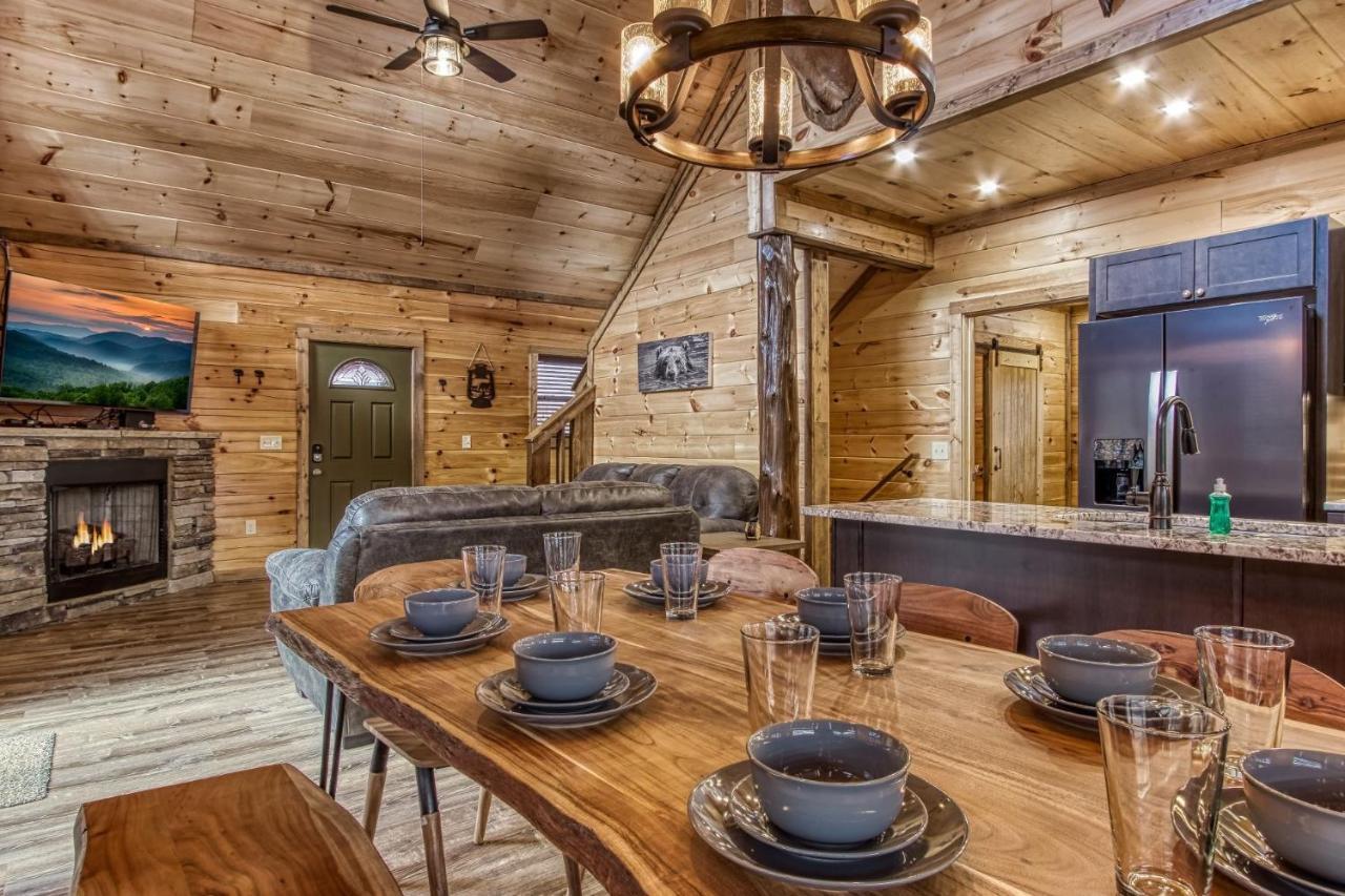 Ern805- Bearly Believe It! - Great Location! Close To Town And The Action! *