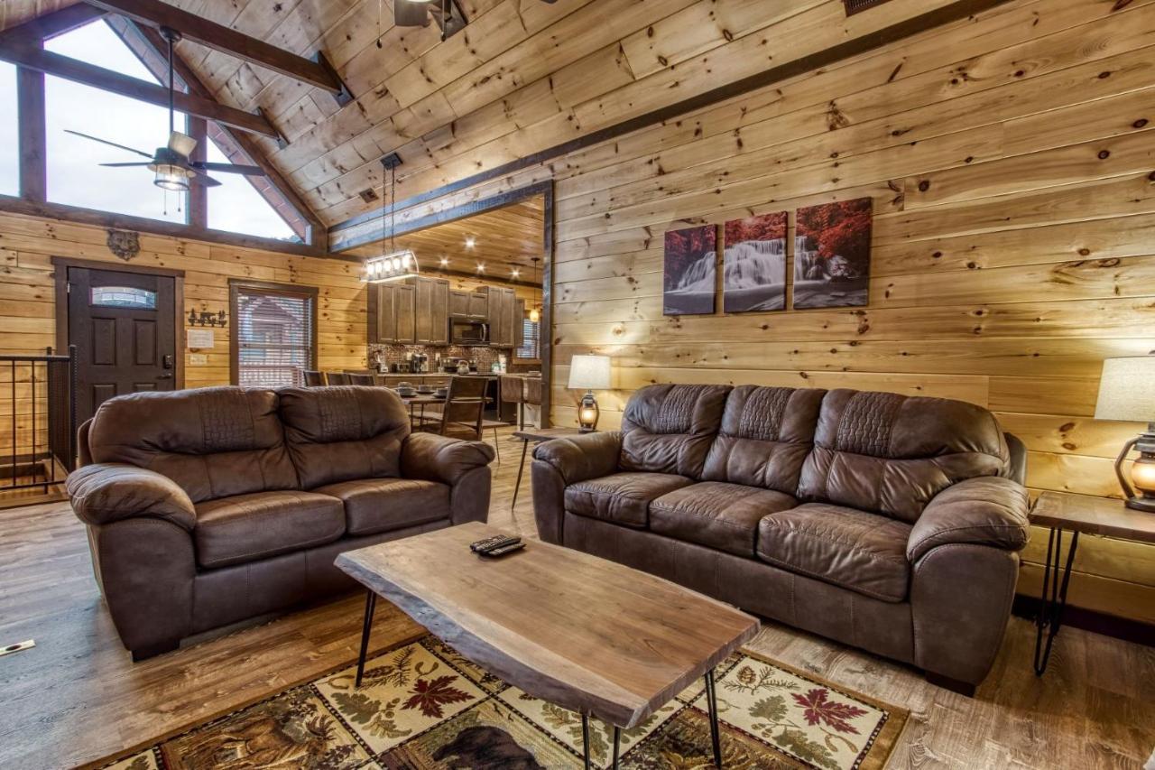 Ern823 - Eagle Falls - Great Location With Private Heated Indoor Pool! Close To Town! * Pigeon Forge