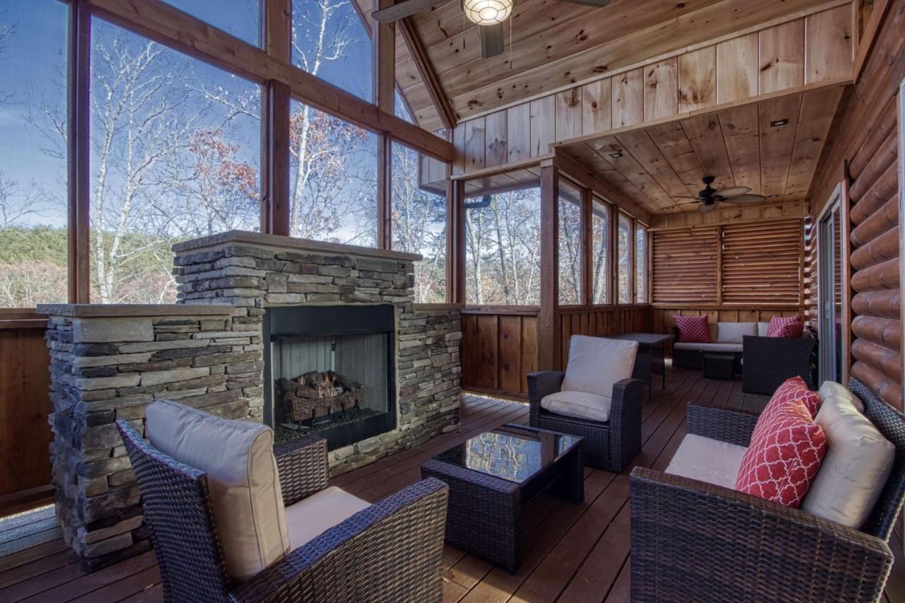 Ern823 - Eagle Falls - Great Location With Private Heated Indoor Pool! Close To Town!
