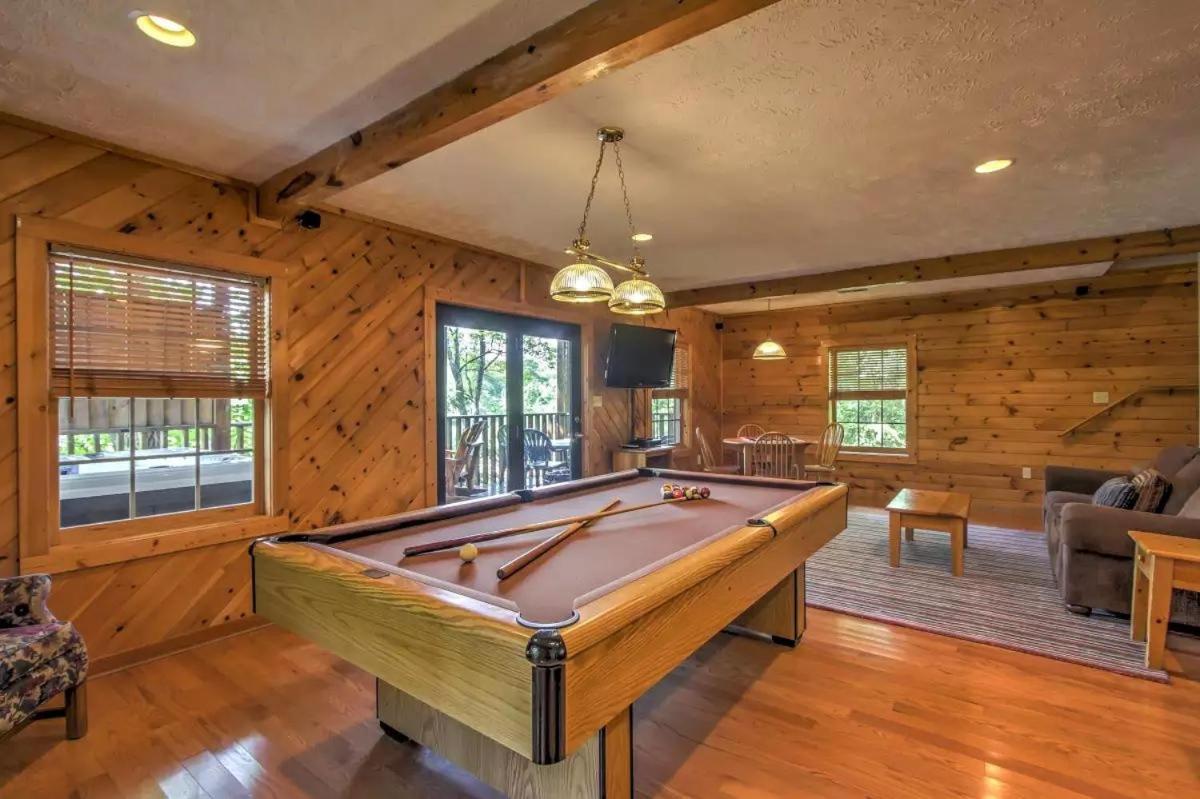 Er104 - R Tribe's Treehouse - Great Location - Close To Town! Holiday home Pigeon Forge