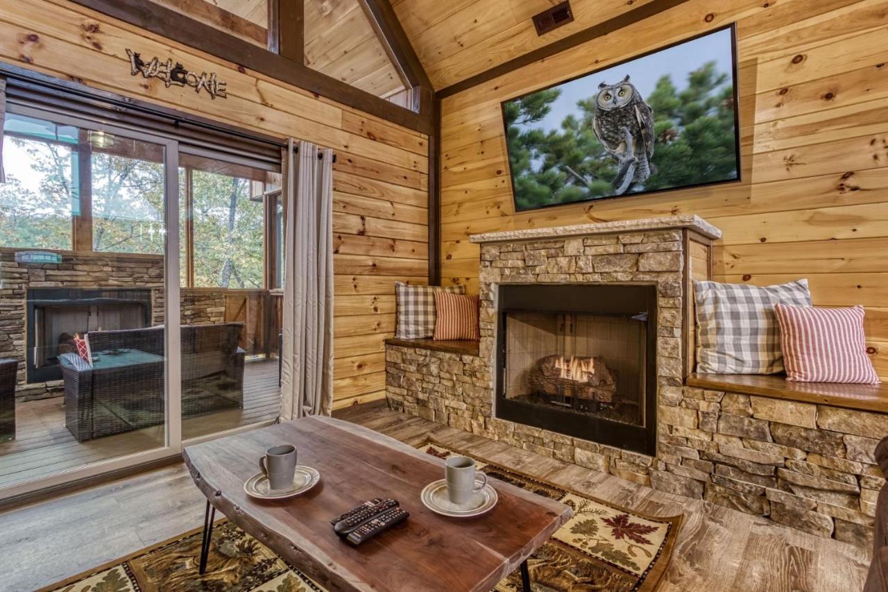Ern823 - Eagle Falls - Great Location With Private Heated Indoor Pool! Close To Town! Pigeon Forge