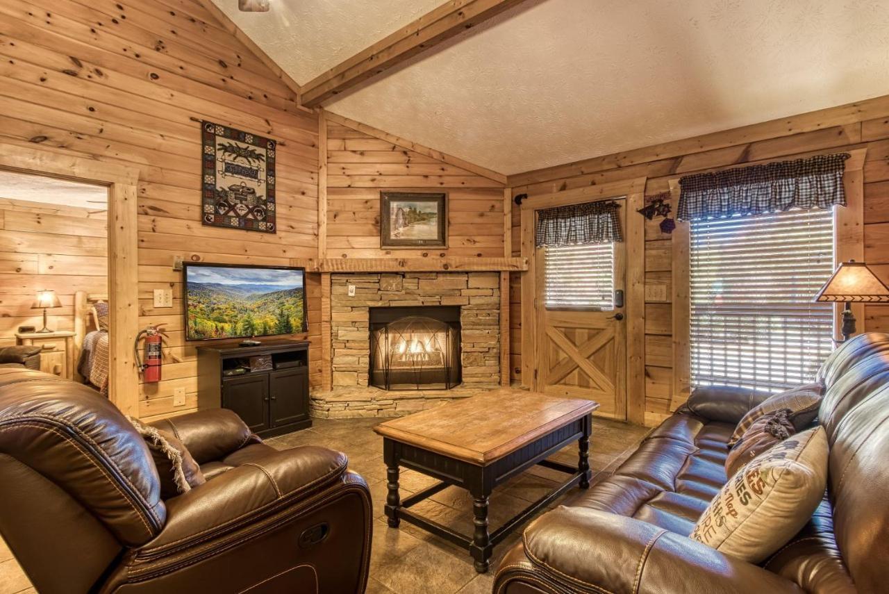 Er301 - Eagle's Hideaway - Great Location! Close To The Action! Pigeon Forge