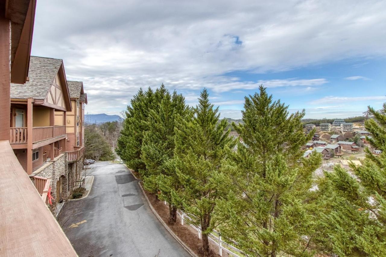 Owl 3205 - Close To Dollywood And Overlooking Gatlinburg Golf Course Apartment *