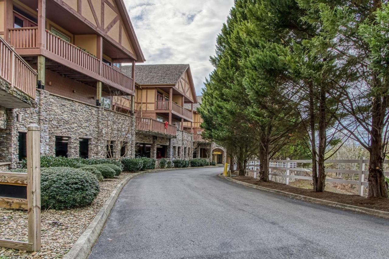Owl 3205 - Close To Dollywood And Overlooking Gatlinburg Golf Course Apartment *