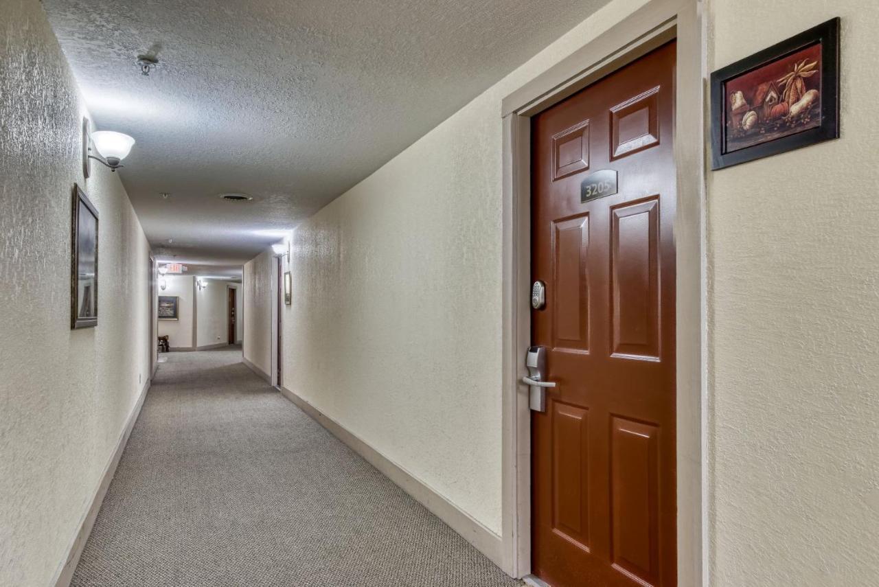 Owl 3205 - Close To Dollywood And Overlooking Gatlinburg Golf Course Apartment