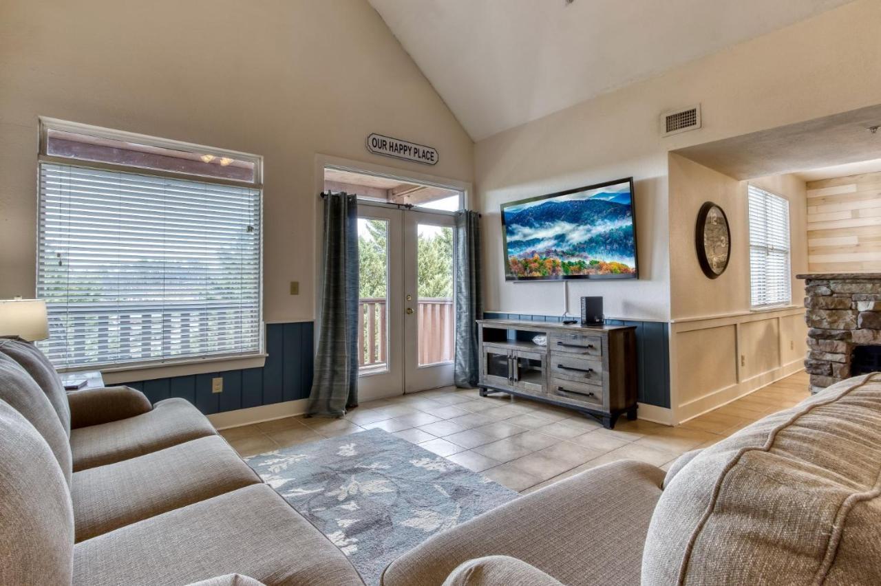 Owl 3205 - Close To Dollywood And Overlooking Gatlinburg Golf Course Apartment Pigeon Forge